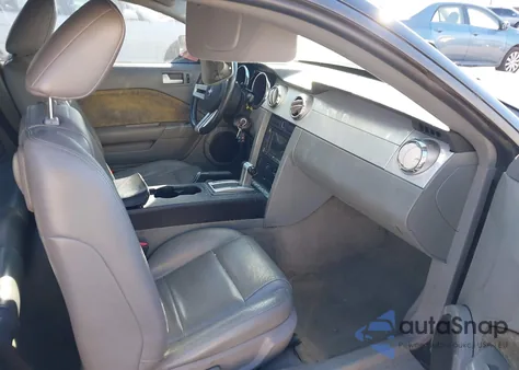 2007 Ford Mustang V6 Deluxe/V6 Premium z USA, uszkodzony, nr VIN 1ZVFT80N175215067